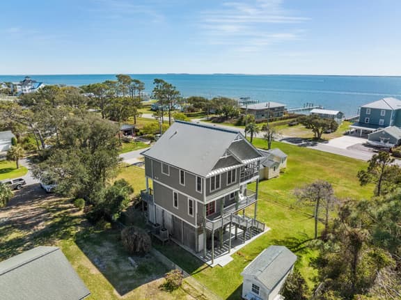 Lookout Cottage | Sound View Escape - Image 1